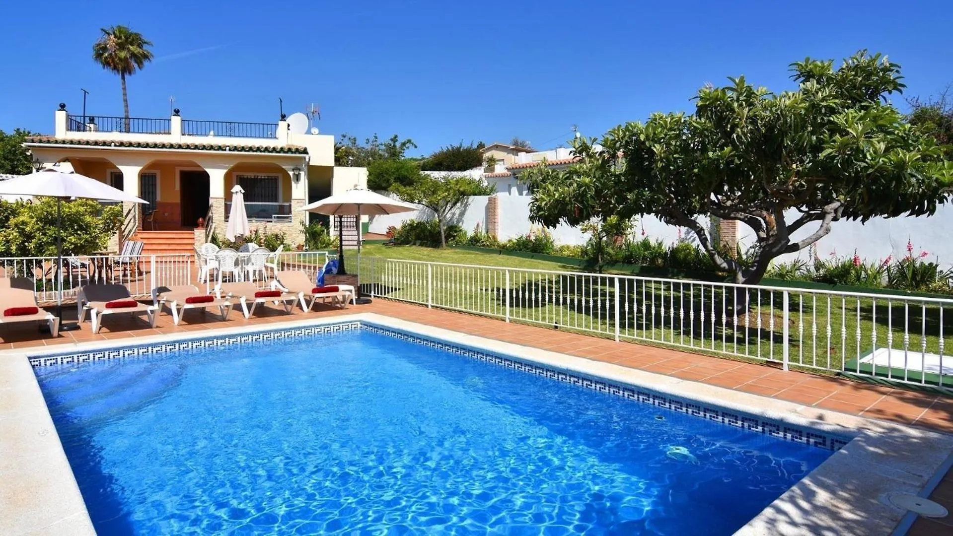 Ferienhaus Mit Privatpool Fuer 6 Personen Ca 131 Qm In Nerja, Andalusien Costa Del Sol contacts