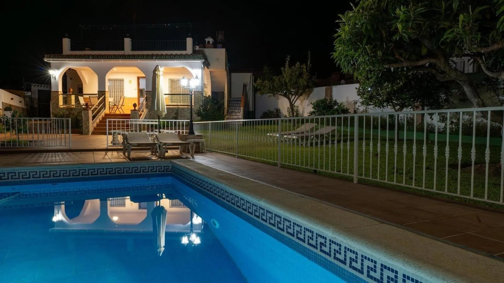 Ferienhaus Mit Privatpool Fuer 6 Personen Ca 131 Qm In Nerja, Andalusien Costa Del Sol